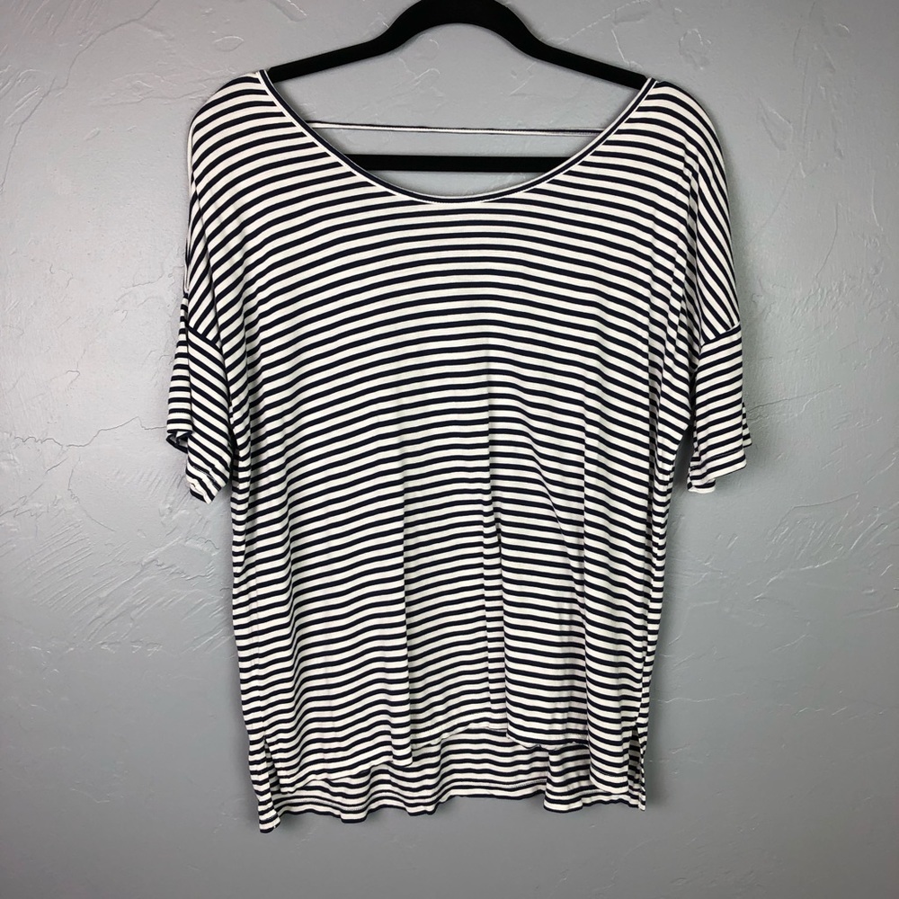 🐢Old Navy striped top, with low back size L.